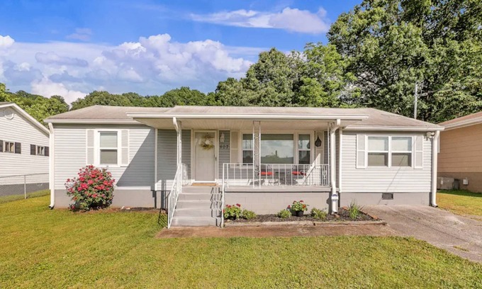 Rossville House | Pets Welcome - 5 Miles to Downtown Chattanooga; Quiet Neighborhood, Dog-friendly home w/Fence