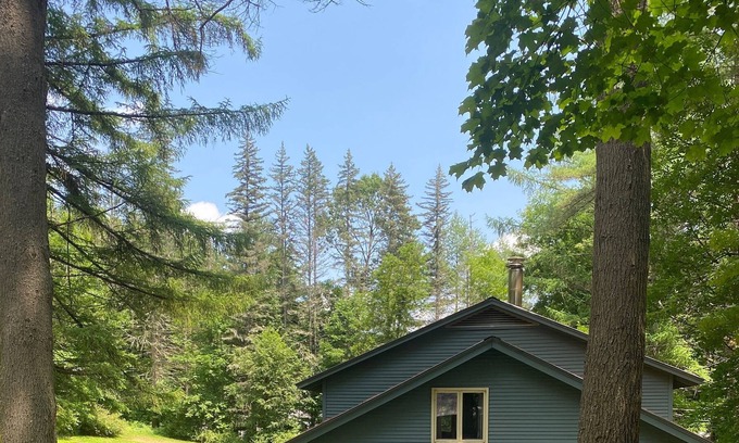 Northville House | PETS Welcome Book Now For Ski Season