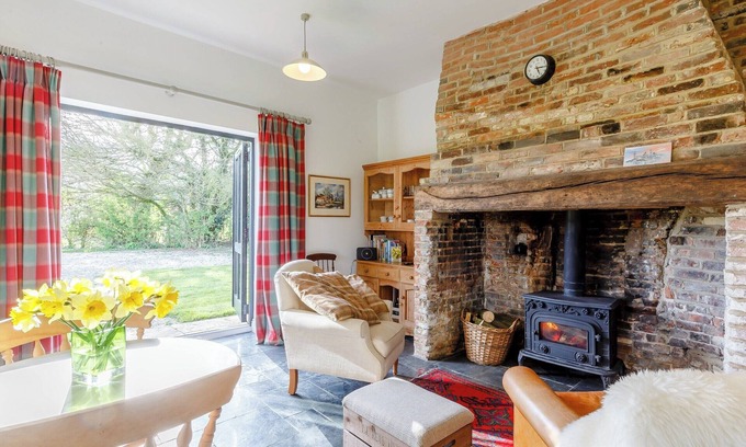 Wymondham Cottage | Pettingalls Farm Cottage