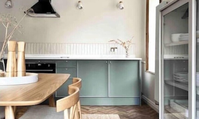 Tideswell House | Peverel House, Tideswell. Sleeps 4, Dog Friendly