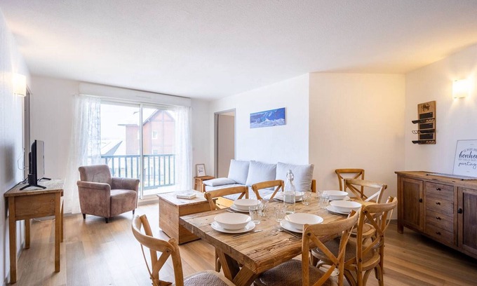 Germ Apartment | Peyragudes: Appartement 8 pers avec Piscine, Balcon, Proche Pistes, Parking Gratuit