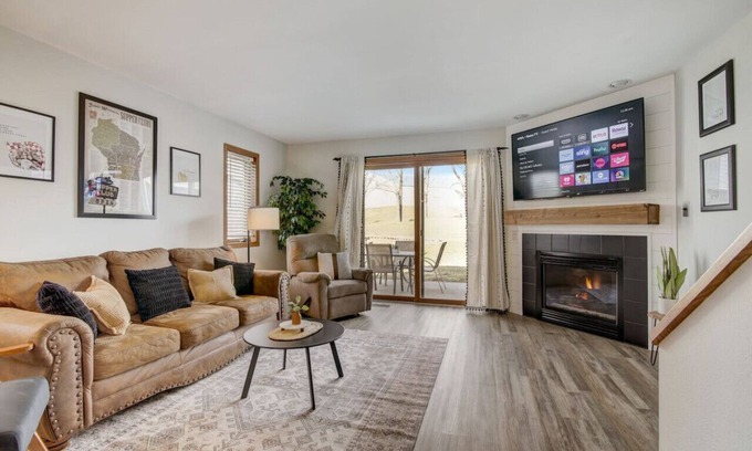 Lake Delton Condo | Peyton's Place at Tamarack - Great Location!