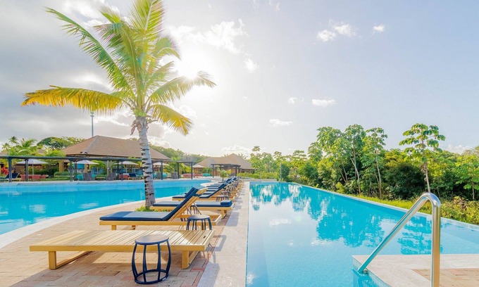 Castelo da Torre House | PF76 Casa Alto Padrão 5 Suites - Praia Bella, with exclusive access to the beach!