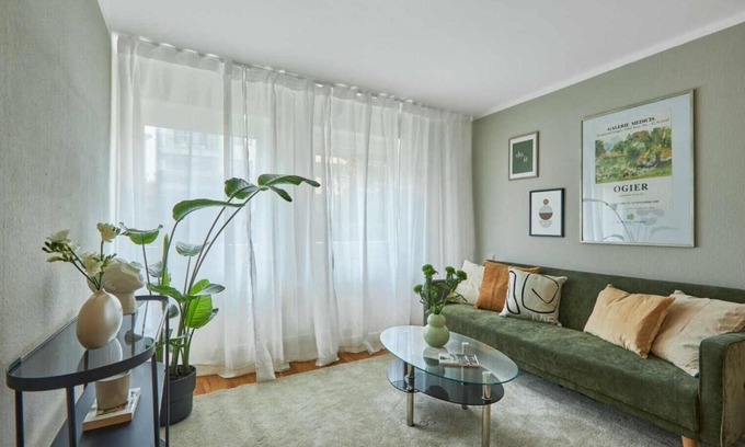 Pforzheim Apartment | Pforzheim Nicole, im Ruhigen Stil