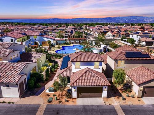 La Quinta House | PGA210 2Bed PGA West Pool & Hot Tub Steps Away