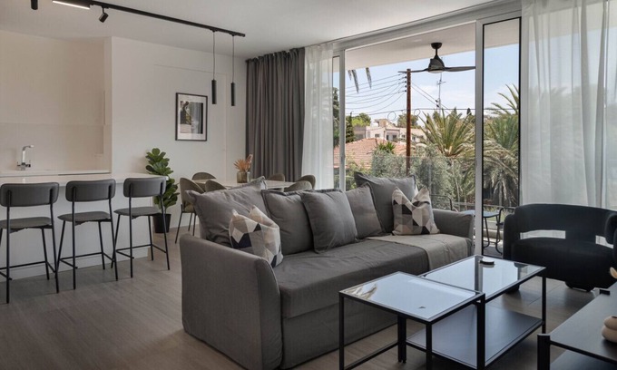 Strovolos Apartment | Phaedrus Living: Travertine Residences 102