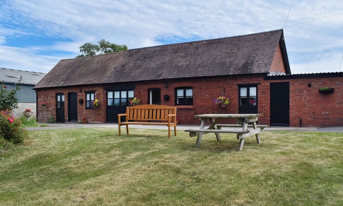 Usk Apartment | Pheasant Pens 2 - UK50188