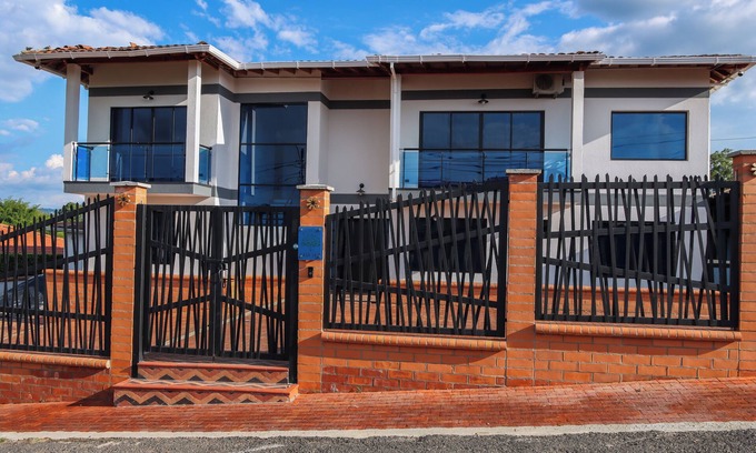 Pereira House | Phenomenal 4-bedroom house with pool ,with WiFi in Tres Puertas