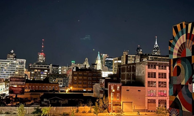 West Poplar House | Philly Town House: 12 Min walk to Center City