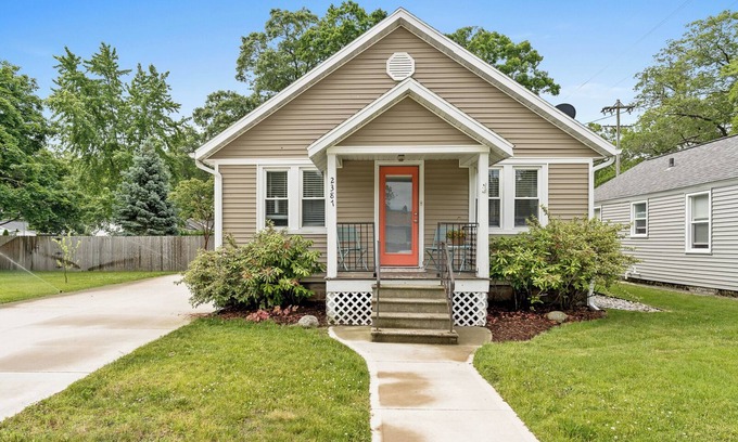 Lakeside House | Philo- Beaches, Lk. Michigan, Pet Friendly, Fenced yard, Large Patio