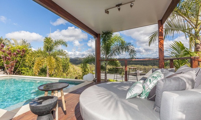 Gold Coast House | Phoebe Darling Holiday House (limited season)