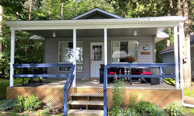 Washago Cottage | "phoenix" Cottage