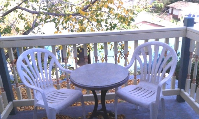Stettler Bed & Breakfast | Phoenix House B&B
