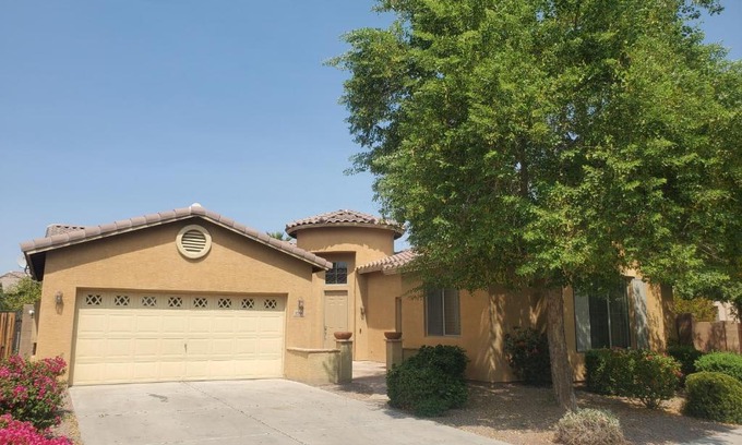South Mountain House | Phoenix II Minutes to Airport and Downtown