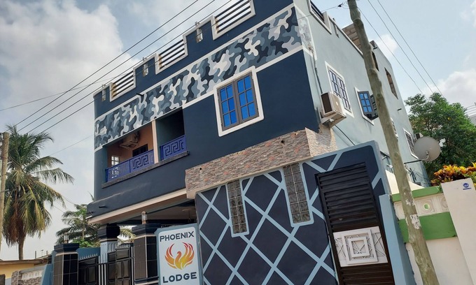 Accra Apartment | Phoenix Lodge