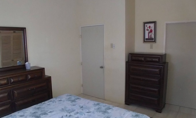 Portmore House | Phoenix Manor - Relax and unwind in the most serene atmosphere