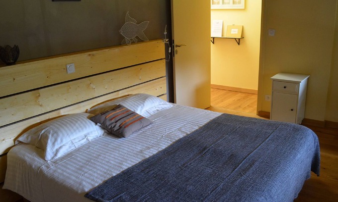 Monlet Bed & Breakfast | Phrygane room bathroom