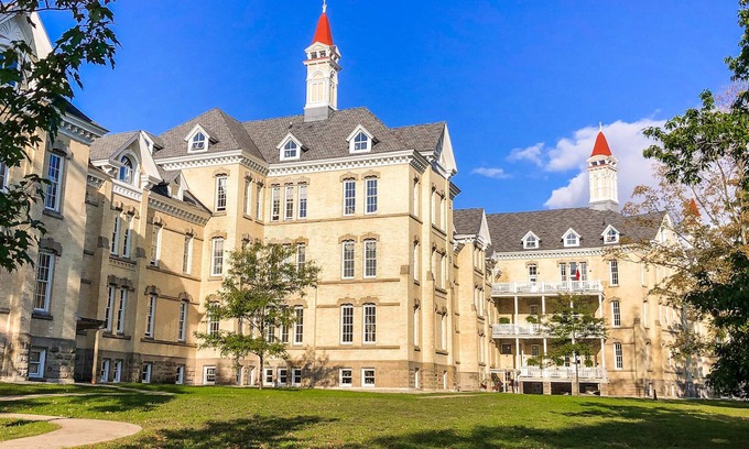 Traverse City Condo | Piazza Place