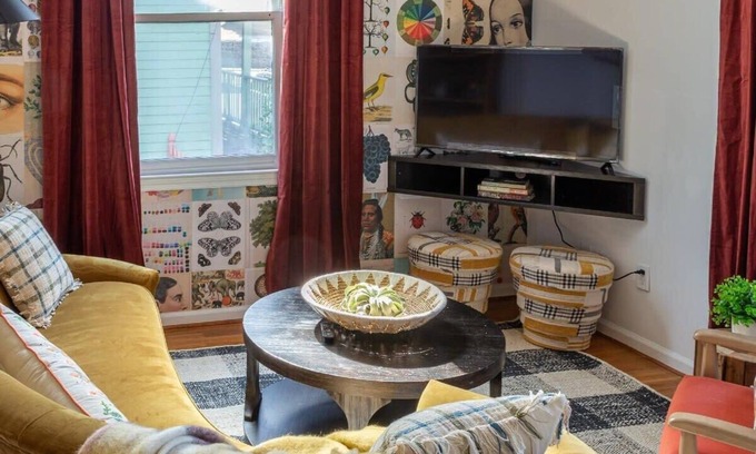 Cabbagetown House | Piccadilly Circus by Minty Living