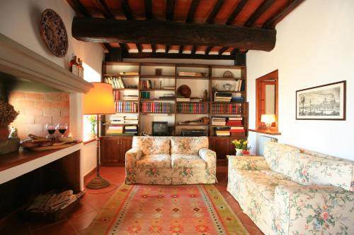 Colle di Buggiano Apartment | piccolo borgo