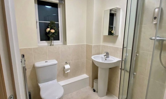 Andover House | PIcket House - Andover - 3 bedroom with garden in quiet area close to centre