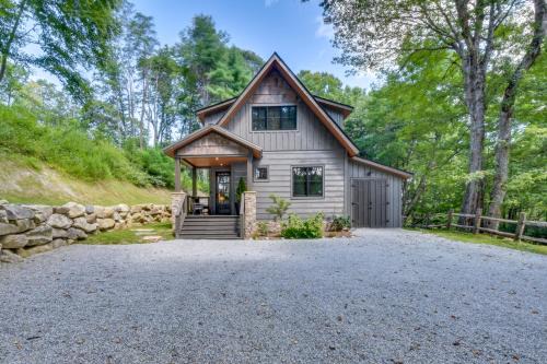 Glenville House | Pickleball and Trails Dog-Friendly Glenville Escape