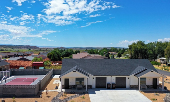 Kanab House | Pickleball Paradise in Kanab with Hot Tub Unit 2