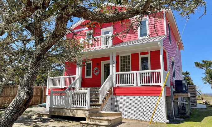 Ocracoke House | Pickled Ocra: Pet friendly, sandy beach, beautiful sunsets.