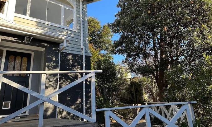 Picton House | Picton Stay In Charming Vibes