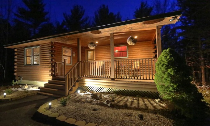 Town Hill Cabin | Picture Perfect Bar Harbor Log Cabin Minutes From Downtown & Acadia Natl Park