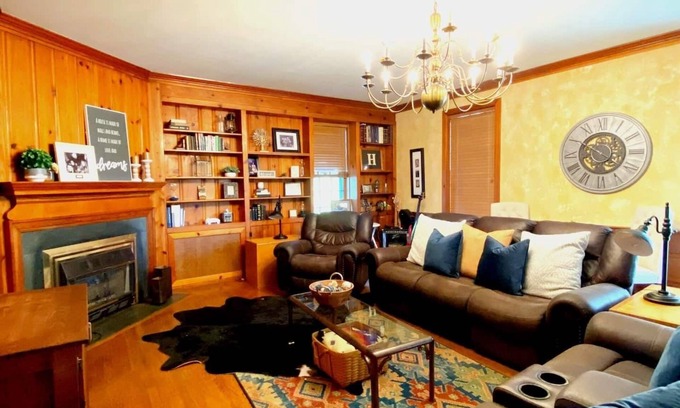 Mount Airy House | Picture room at The Vintage Oak Estate and venue