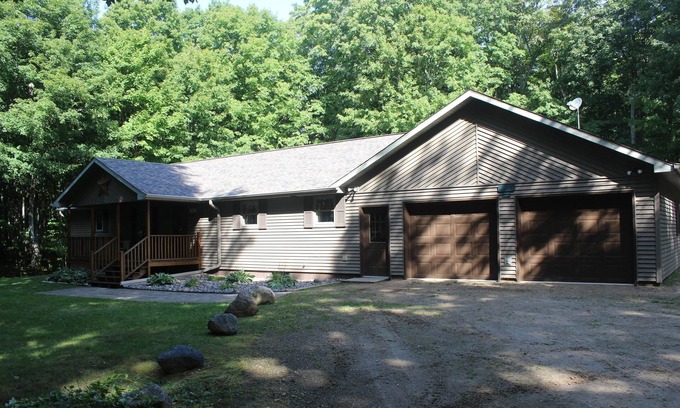 Munising House | Pictured Rocks Lodge