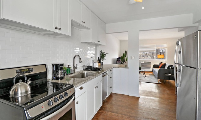 Arlington Heights Apartment | Picturesque 1BR Apt in Arlington Heights