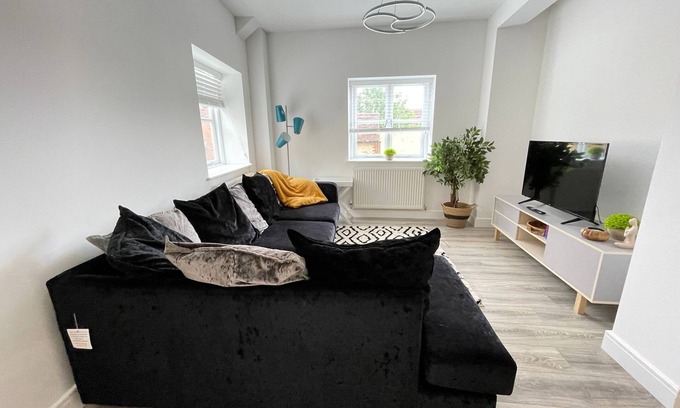 Bicester Apartment | Picturesque 2 Bedroom Retreat in Bicester