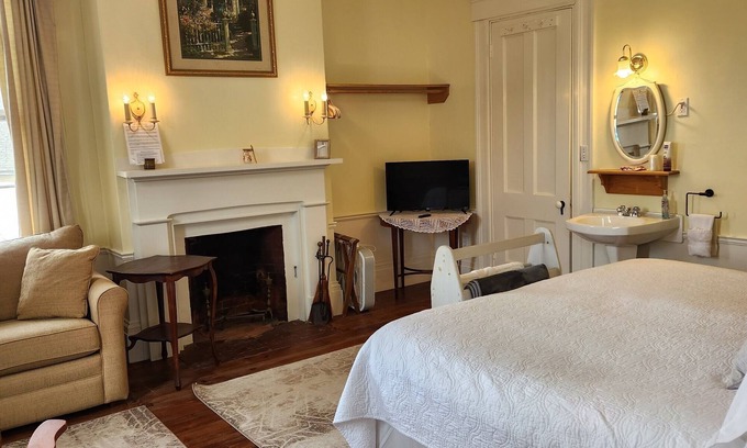 Limerick Bed & Breakfast | Picturesque bed and breakfast, nestled in the foothills of the white mountains.