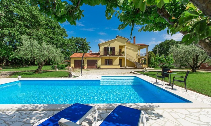 Susnjici Apartment | Picturesque flat with pool, outdoor kitchen, BBQ, sunbeds, children's swing