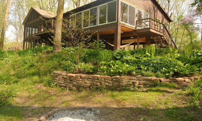Rockfield House | Picturesque Getaway Tippecanoe River
