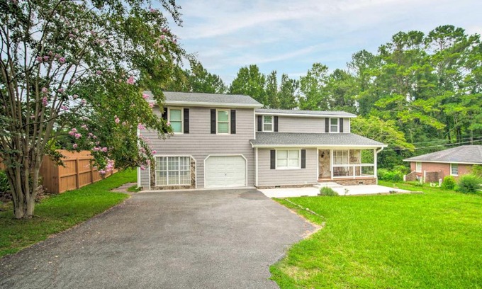 Kennesaw House | Picturesque Kennesaw Home with Private Backyard