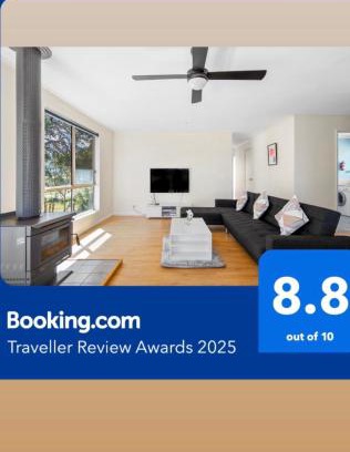 Loch Sport House | Picturesque Lakeside Getaway: Views, Beach, Park