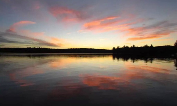 Lincoln Cabin | Picturesque Lakeside Bunkhouse in Maine