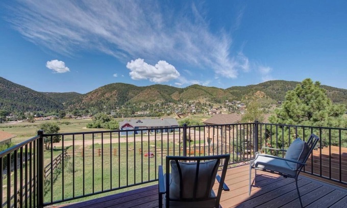 Palmer Lake House | Picturesque 'Pueblo' at Palmer Lake Sleeps 14