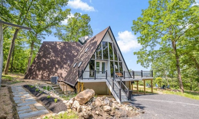 Maurertown Cabin | Picturesque views @ The Triple A-Frame