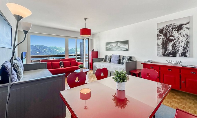 Randogne Apartment | Pied-à-terre in Crans-Montana, pool and view - Swi