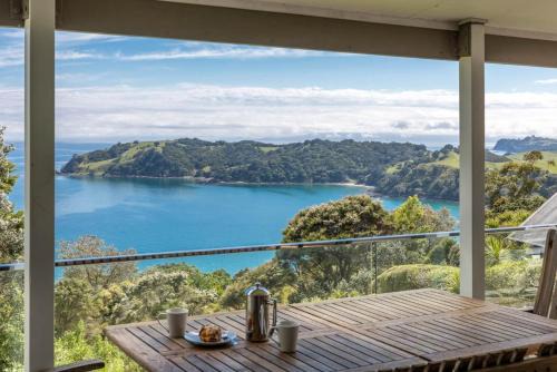 Waiheke Island House | Piemelon Bay Views - Coast & Country