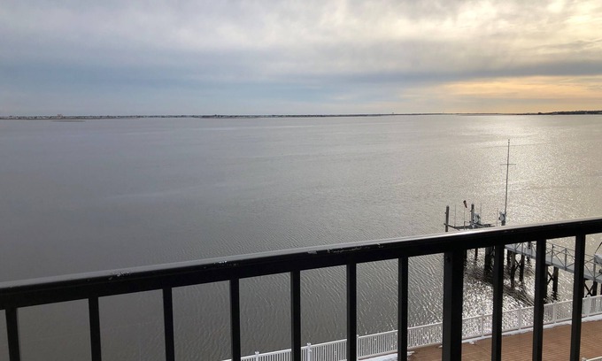Somers Point Hotel | Pier 4 Hotel