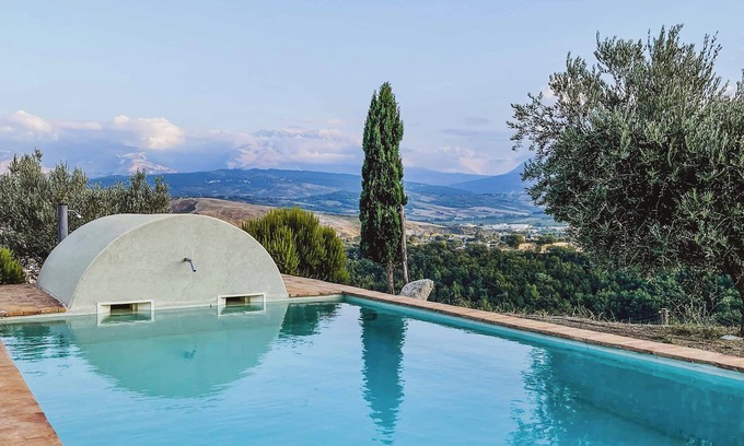 Torre de' Passeri Apartment | Pietra Pizzuta Country House "Castello" in the heart of Abruzzo. 1 pool