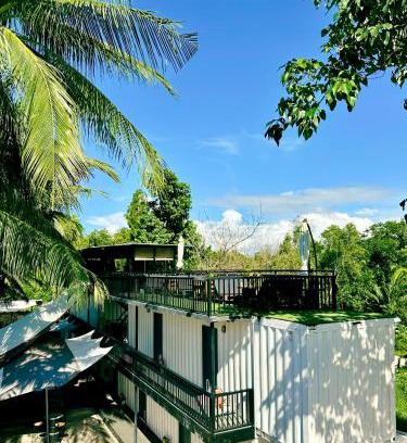 Basdiot Hostel | Pig Dive Hostel Moalboal