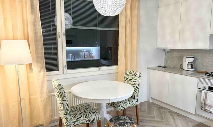 Koillinen District Apartment | Pihlajisto 7th floor with view, free parking