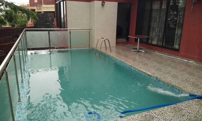 Aarey Colony Villa | Pikasa 411, pool party villa