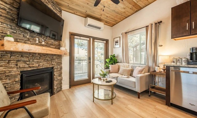 Woodland Park House | Pikes Peak Boutique Retreat!